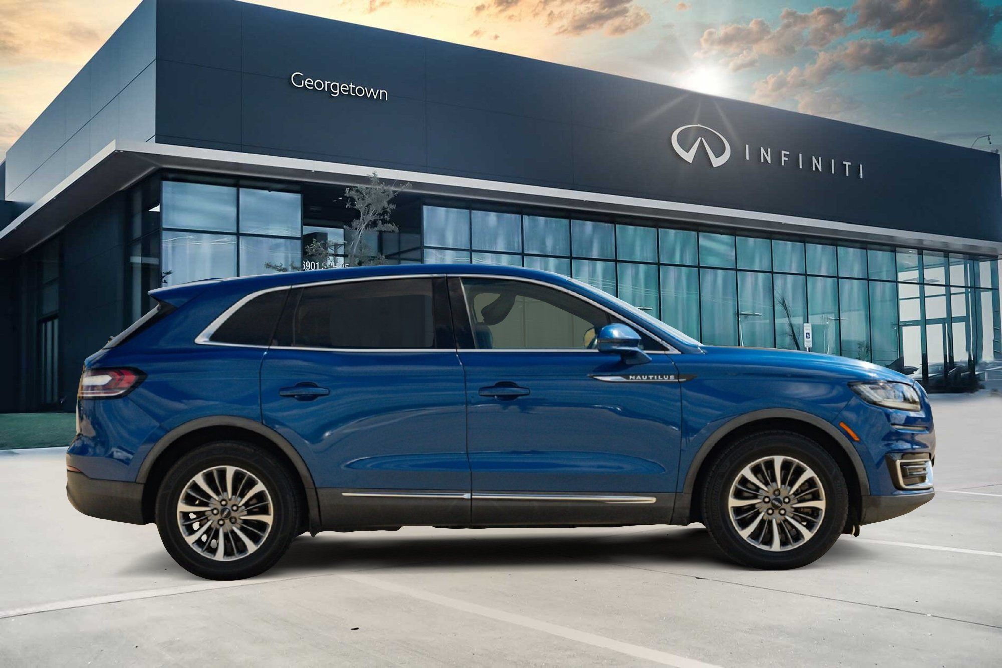 Used 2020 Lincoln Nautilus FWD w/ Equipment Group 101A image 4