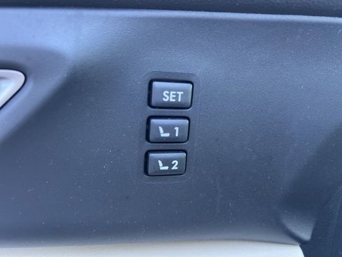 Used 2021 Subaru Ascent Limited w/ Technology Package image 29