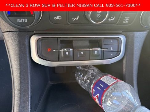 Used 2022 GMC Acadia SLE w/ Driver Convenience Package image 16