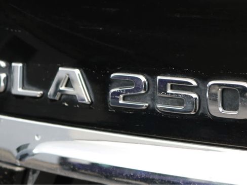 Used 2020 Mercedes-Benz GLA 250 4MATIC image 10