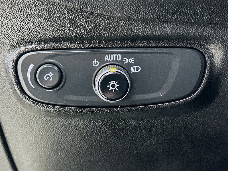 Used 2022 Chevrolet Equinox RS FWD image 10