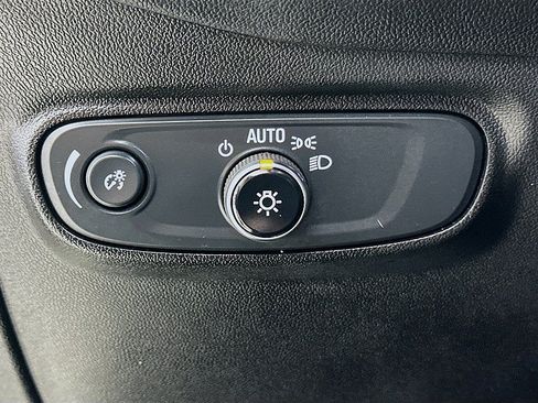 Used 2022 Chevrolet Equinox RS FWD image 10