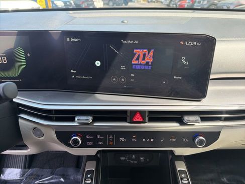 Certified 2025 Kia Sorento EX w/ Panoramic Sunroof Package FWD image 18