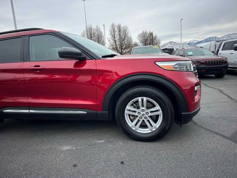 Certified 2021 Ford Explorer XLT w/ Equipment Group 202A image 10