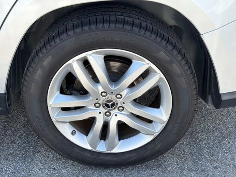 Used 2017 Mercedes-Benz GLS 450 4MATIC image 4