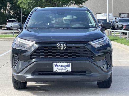 Used 2025 Toyota RAV4 LE AWD/4WD image 7