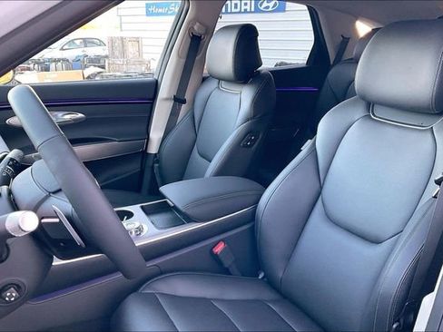 New 2026 Genesis GV70 2.5T Select image 9