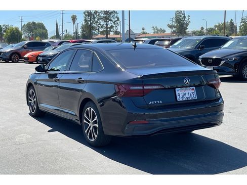 Used 2023 Volkswagen Jetta Sport FWD image 4