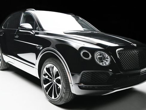 Used 2019 Bentley Bentayga AWD/4WD image 36