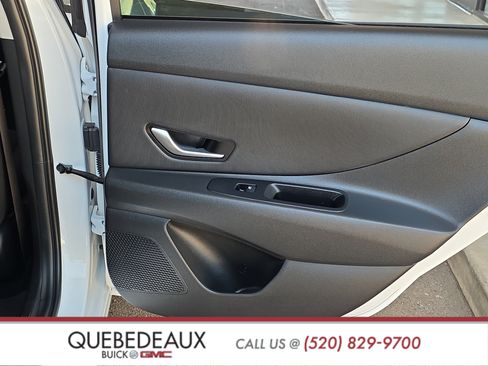 Used 2025 Hyundai Elantra SEL FWD image 25