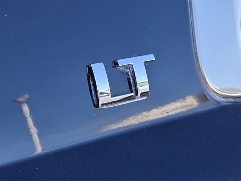 Used 2015 Chevrolet Suburban LT w/ Luxury Package image 11