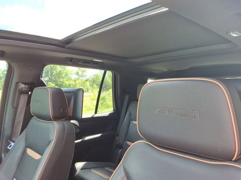 Used 2023 GMC Yukon AT4 w/ AT4 Premium Package AWD/4WD image 29