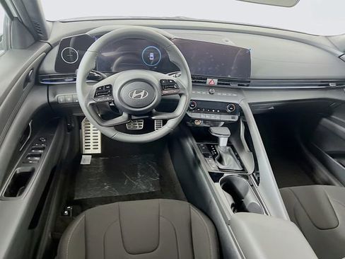 New 2025 Hyundai Elantra SEL image 19