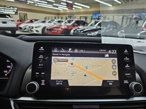 Used 2018 Honda Accord Touring image 30