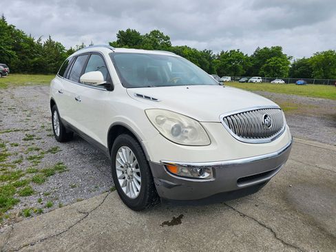 Used 2010 Buick Enclave CXL FWD image 2