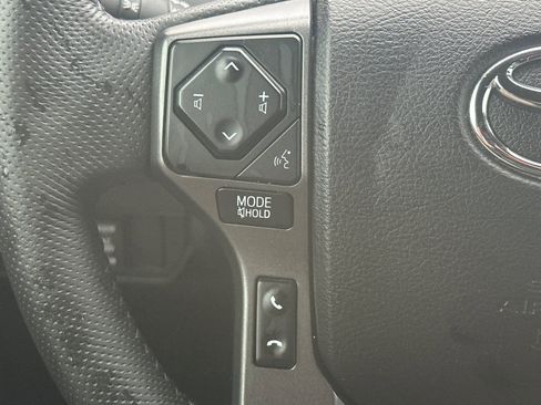 Used 2021 Toyota Tacoma TRD Off-Road w/ Technology Package image 31