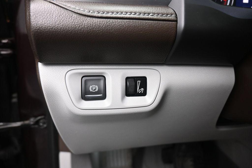 Used 2020 GMC Acadia SLT w/ Trailering Package FWD image 30
