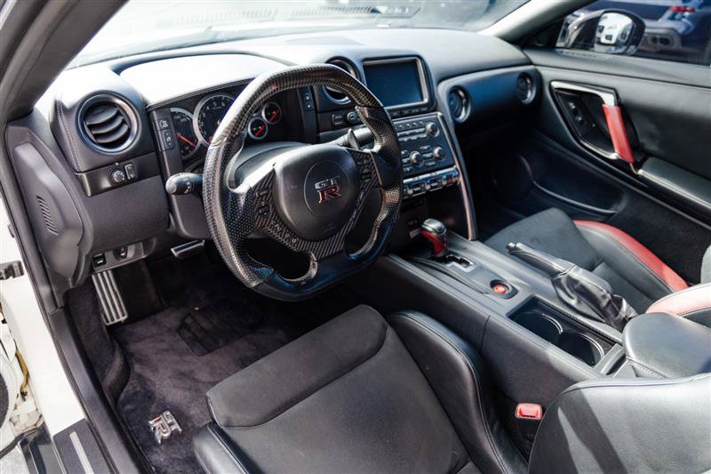 Used 2015 Nissan GT-R Black Edition AWD/4WD image 18