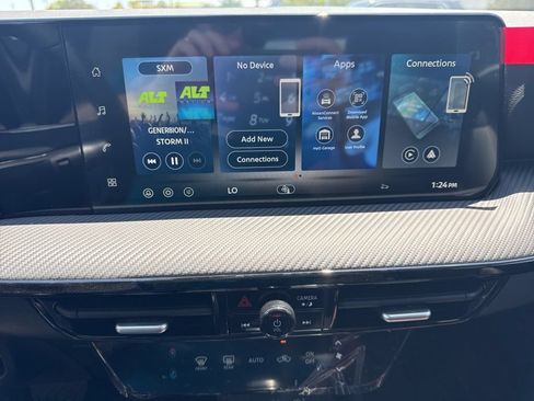 New 2026 Nissan Kicks SR FWD image 25