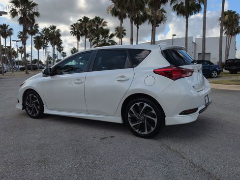 Used 2018 Toyota Corolla iM FWD image 6