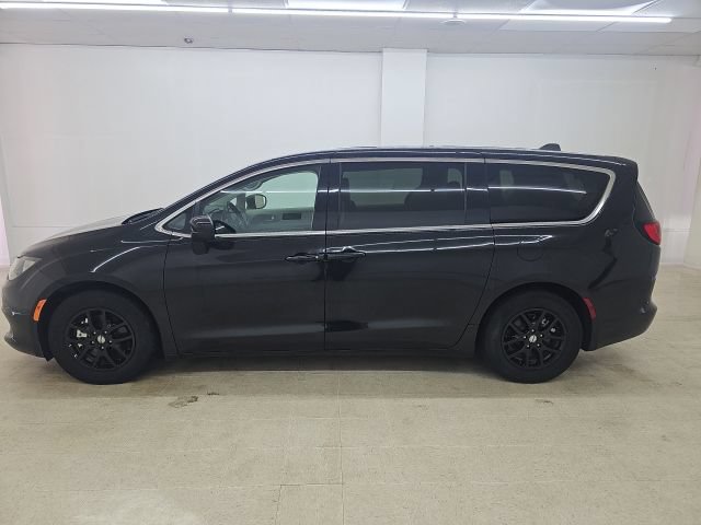 Used 2023 Chrysler Voyager LX FWD image 20