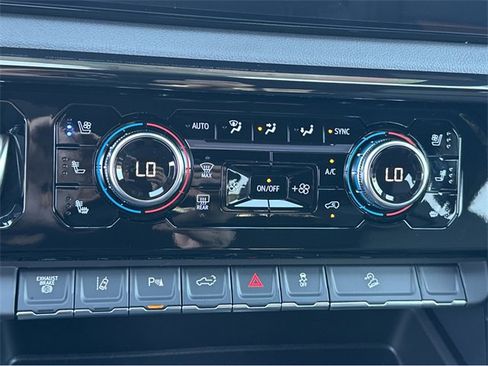 New 2026 GMC Sierra 2500 AT4 w/ AT4 Premium Plus Package image 21