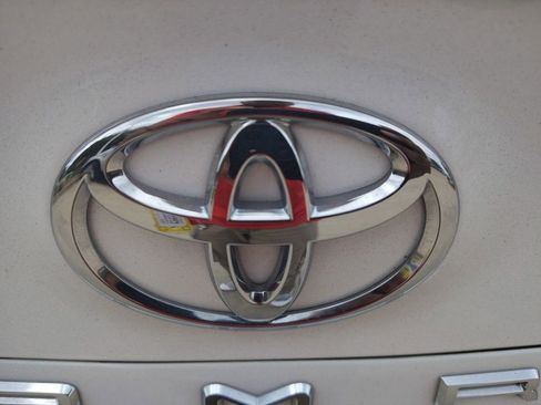 Used 2023 Toyota Camry SE FWD image 18