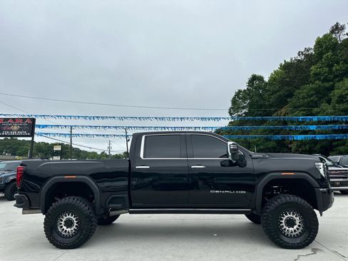 Used 2024 GMC Sierra 2500 Denali Ultimate w/ Max Trailering Package AWD/4WD image 8