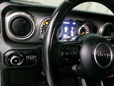 Used 2021 Jeep Wrangler Sport image 23