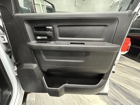 Used 2018 RAM 2500 Tradesman w/ Chrome Appearance Group image 32