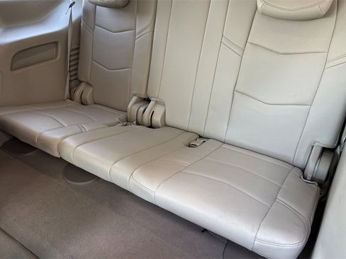 Used 2016 Cadillac Escalade Premium image 19