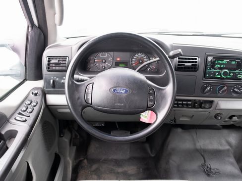 Used 2007 Ford F350 XL image 2