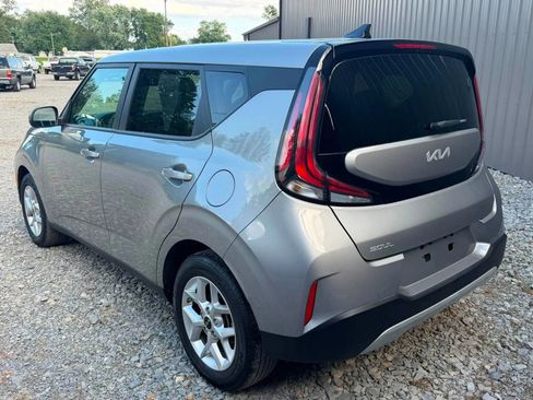 Used 2025 Kia Soul LX w/ LX Technology Package FWD image 7