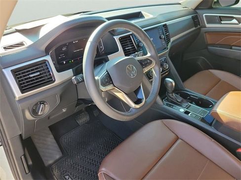 Used 2022 Volkswagen Atlas SE image 25