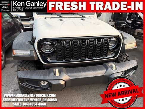 Used 2025 Jeep Wrangler Unlimited Sport AWD/4WD image 13