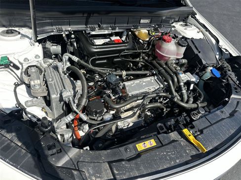 Used 2023 Mercedes-Benz EQB 250+ w/ Exclusive Package image 9