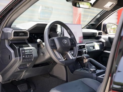 Used 2026 Toyota 4Runner Limited AWD/4WD image 18
