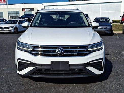 Certified 2022 Volkswagen Tiguan SE image 2