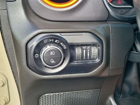 Used 2022 Jeep Gladiator Mojave w/ Trailer Tow Package image 10