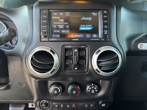 Used 2016 Jeep Wrangler Unlimited Rubicon w/ Connectivity Group image 34