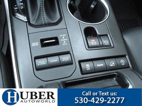 Used 2022 Toyota Highlander XLE AWD/4WD image 9