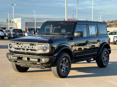 Used 2024 Ford Bronco Big Bend image 3