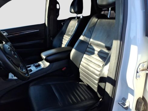 Used 2018 Jeep Grand Cherokee Limited image 17