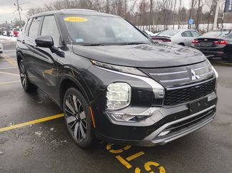 Used 2025 Mitsubishi Outlander SE video 2