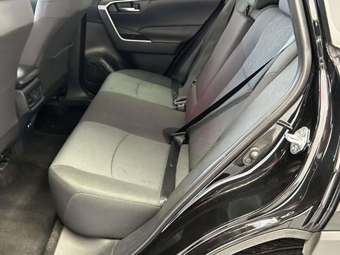 Used 2025 Toyota RAV4 XLE AWD/4WD image 14