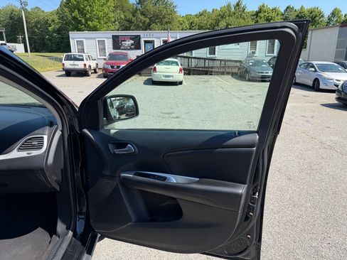 Used 2016 Dodge Journey SE w/ Flexible Seating Group FWD image 13