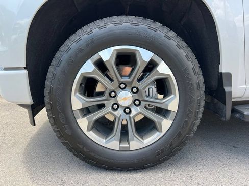 Used 2024 Chevrolet Silverado 1500 High Country w/ Z71 Off-Road Package AWD/4WD image 25