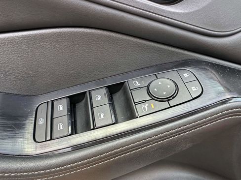 Used 2024 Nissan Rogue SV image 33