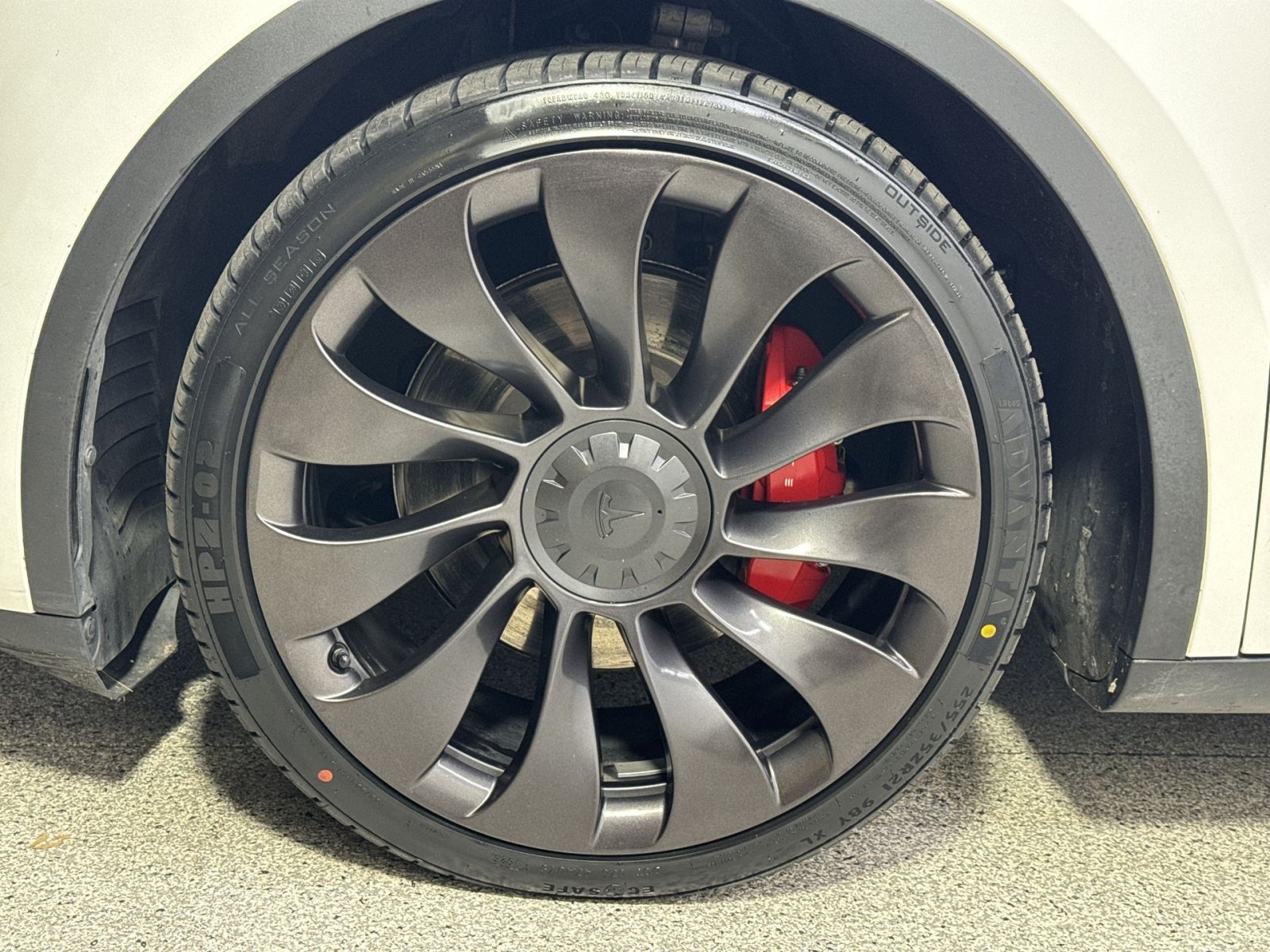Used 2023 Tesla Model Y Performance AWD/4WD image 24