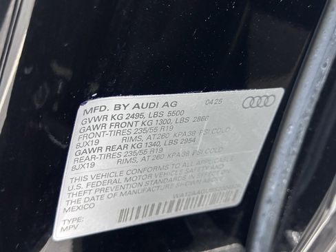 Certified 2025 Audi Q5 2.0T Premium Plus w/ Premium Plus image 22